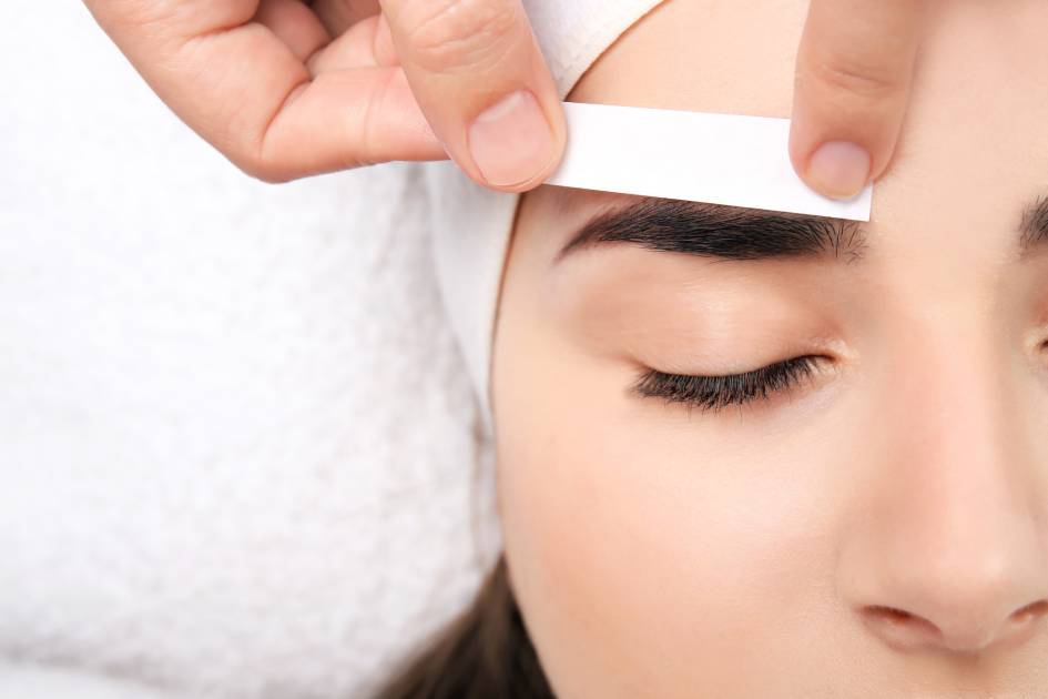 The Risks of Waxing Too Soon After Brow Lamination