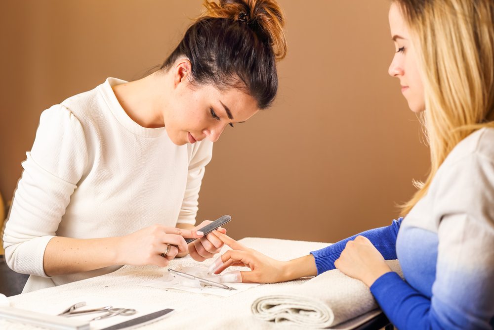 How to Become a Nail Tech Without Going to School