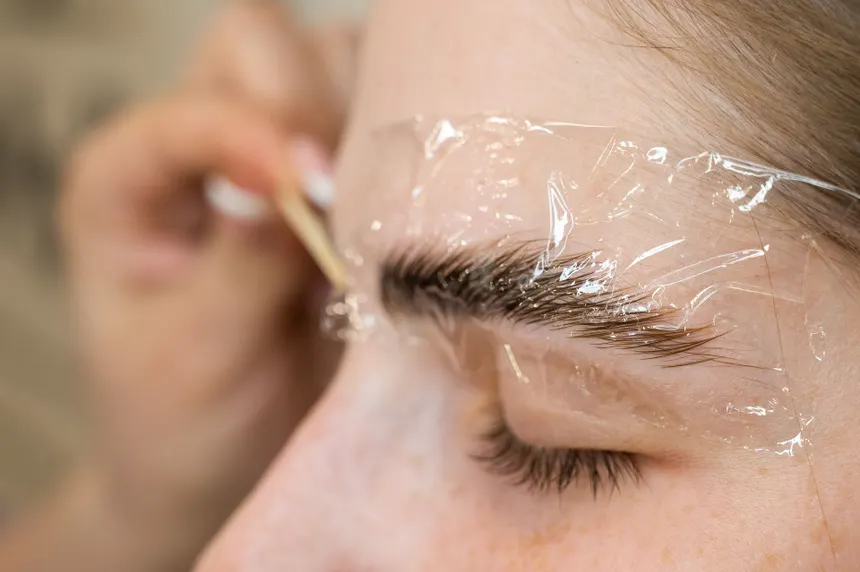 Eyebrow Lamination Safety and Sensitive Skin Considerations