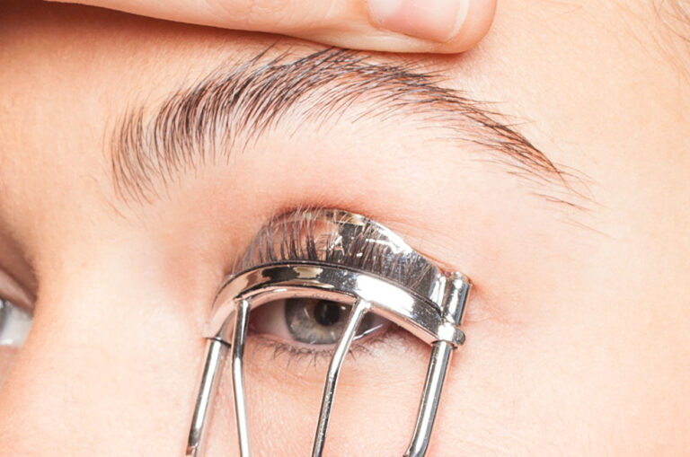 When Can You Curl Your Lashes After Getting a Lash Lift?