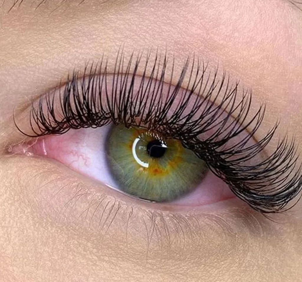How Water Affects Lash Extensions (The Science Behind It)
