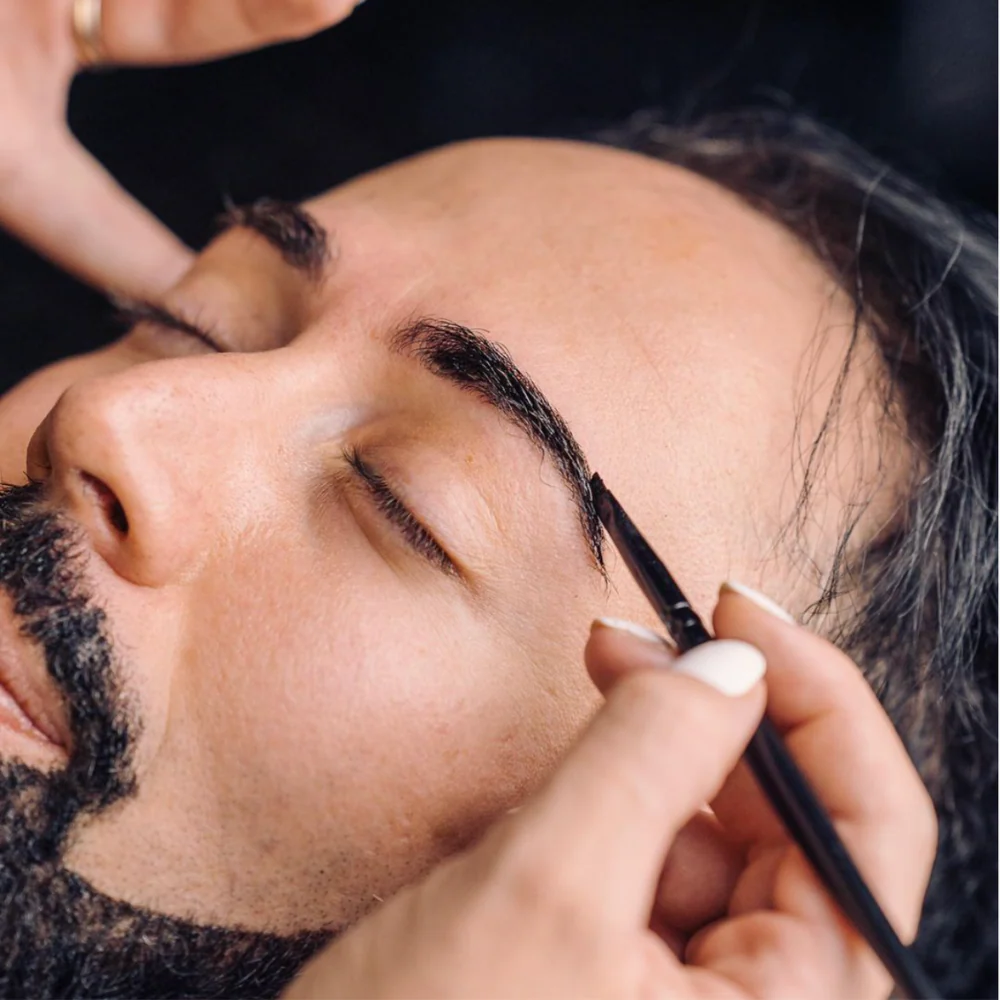 How the Eyebrow Tinting Process Works for Guys