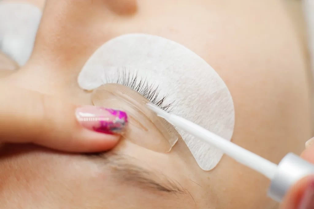 Lifestyle Habits That Shorten Lash Lift and Tint Results