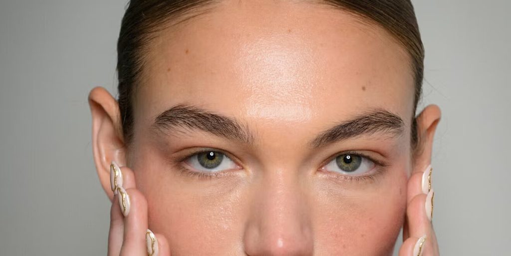 Why Eyebrow Serums Are Trending in Australia​